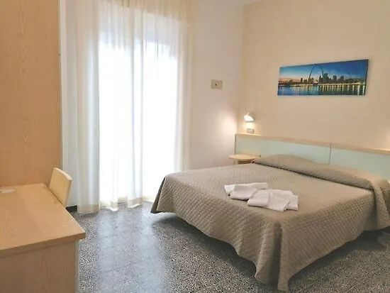 Hotel Arno Cesenatico 3*,