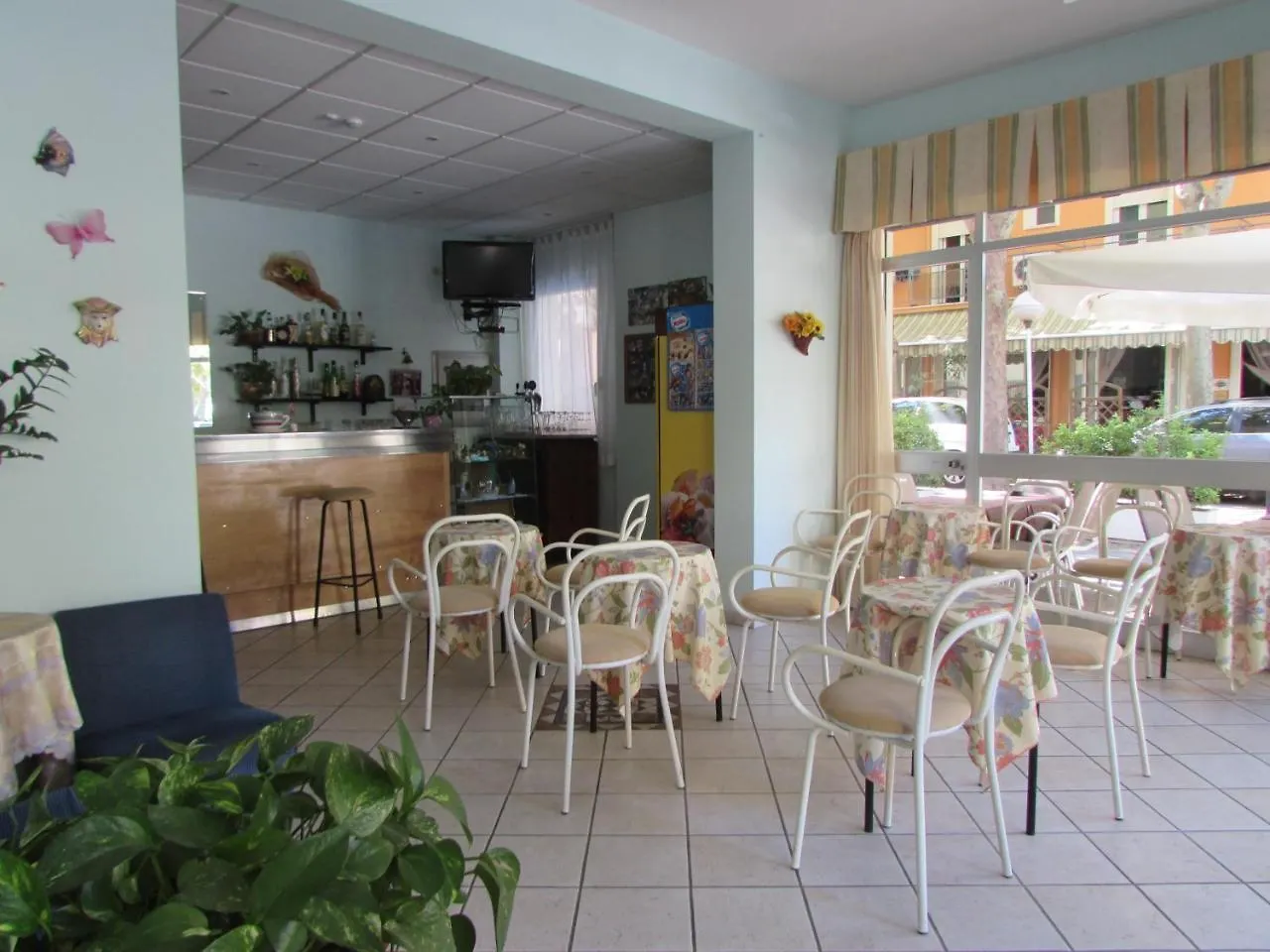 Hotel Arno contacts